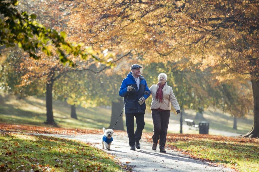 Hoe begin je een gesprek over persoonlijke alarmsystemen met je ouders?